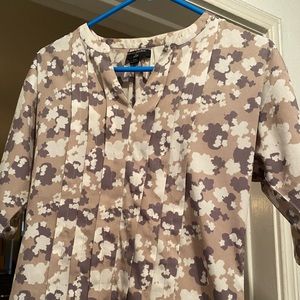 Light airy Banana Republic Blouse